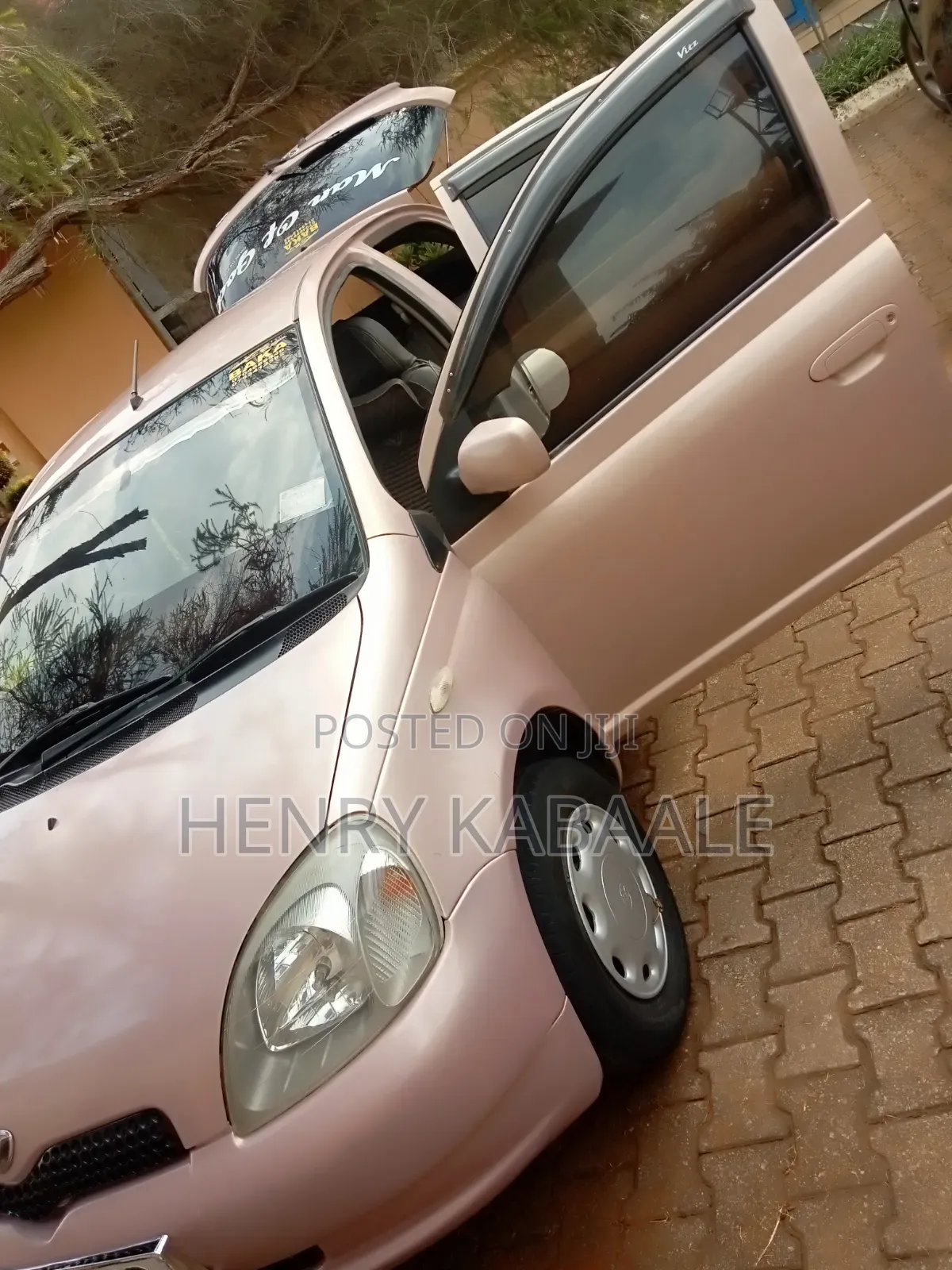 Toyota Vitz 1.0 FWD 3dr 2000 Pink