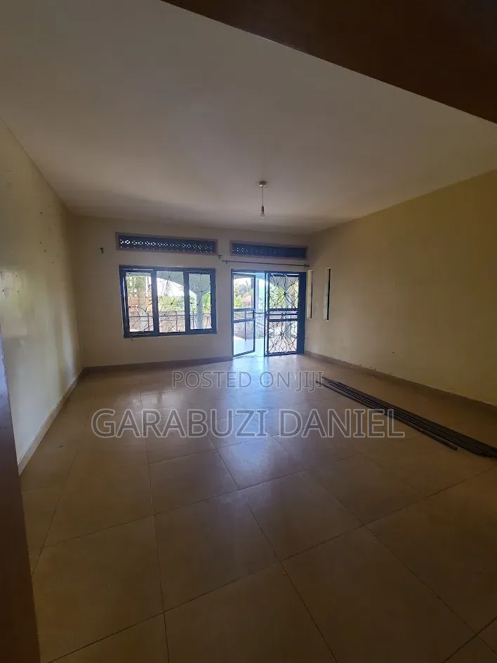 Furnished 3bdrm House in Kitendde, Wakiso / Wakiso for sale