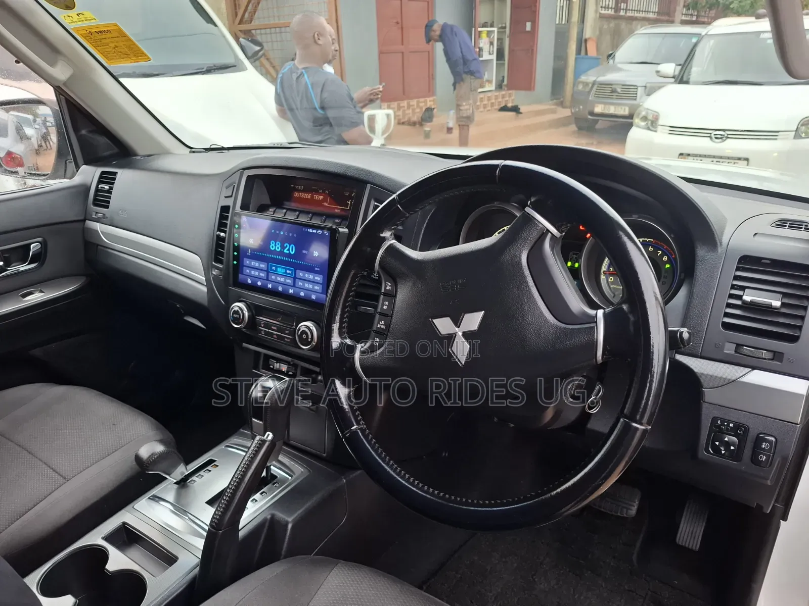 Mitsubishi Pajero 2012 White
