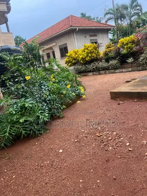 11bdrm Mansion in Wakiso / Wakiso for sale