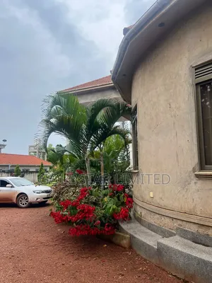 11bdrm Mansion in Wakiso / Wakiso for sale