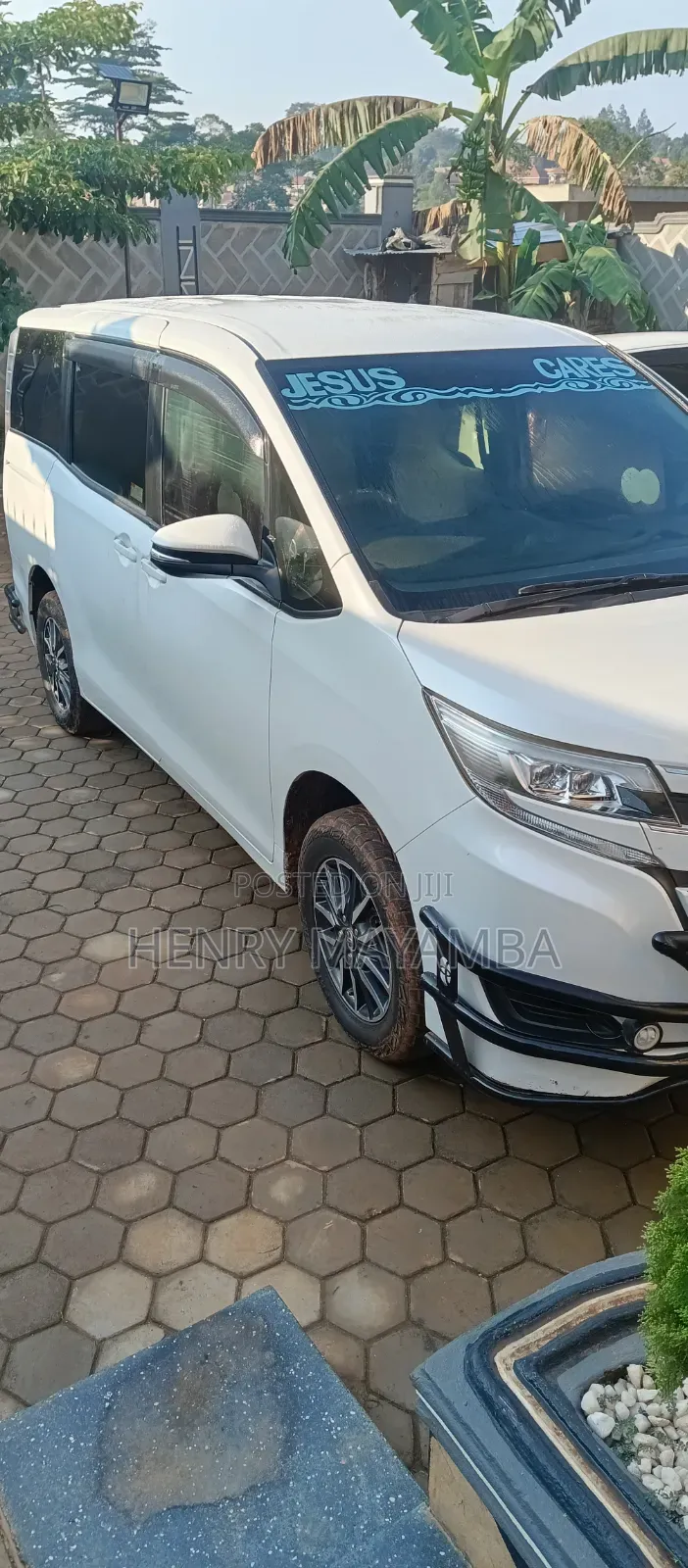 Toyota Noah 2.0 AWD (8 Seater) 2018 White