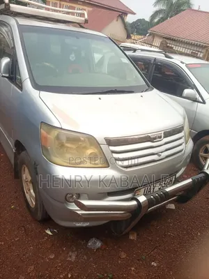 Toyota Noah 2.0 FWD (8 Seater) 2003 Silver