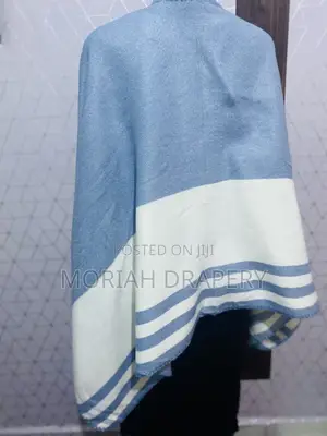 Stylish Women's Knitted Ponchos / Capes - Warm and Elegant - Free Size