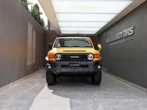 Toyota FJ Cruiser 2012 Yellow