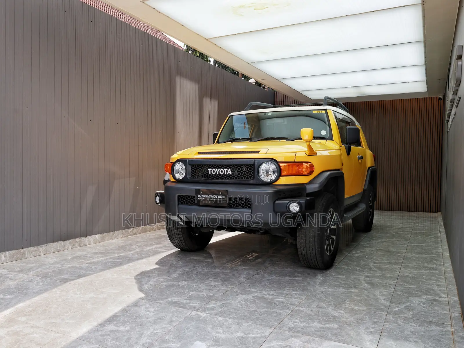 Toyota FJ Cruiser 2012 Yellow