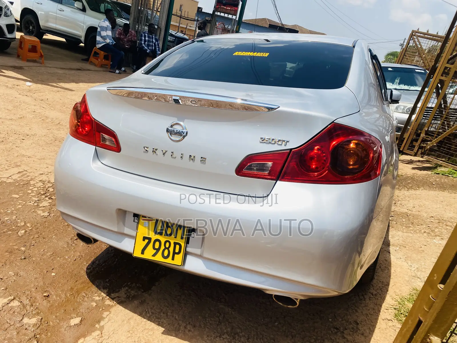 Nissan Skyline 2012 Silver
