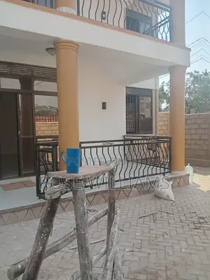 4bdrm House in Makindye for rent