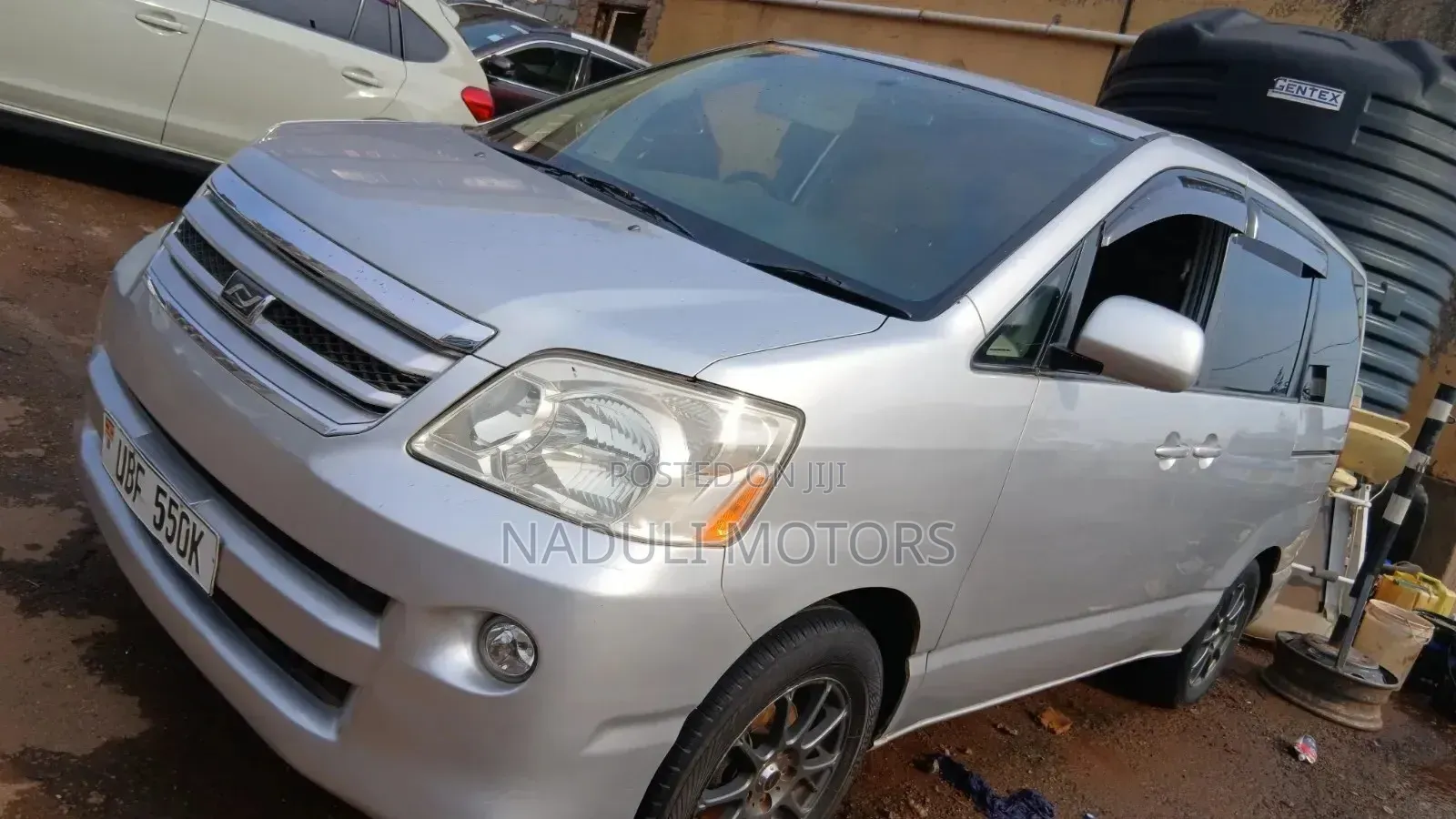 Toyota Noah 2005 Silver