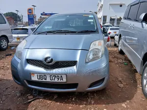 Toyota Vitz 2010 Green