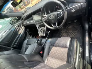Toyota Harrier 2.0 2015 Black