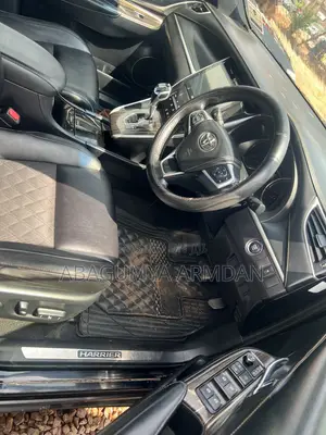 Toyota Harrier 2.0 2015 Black