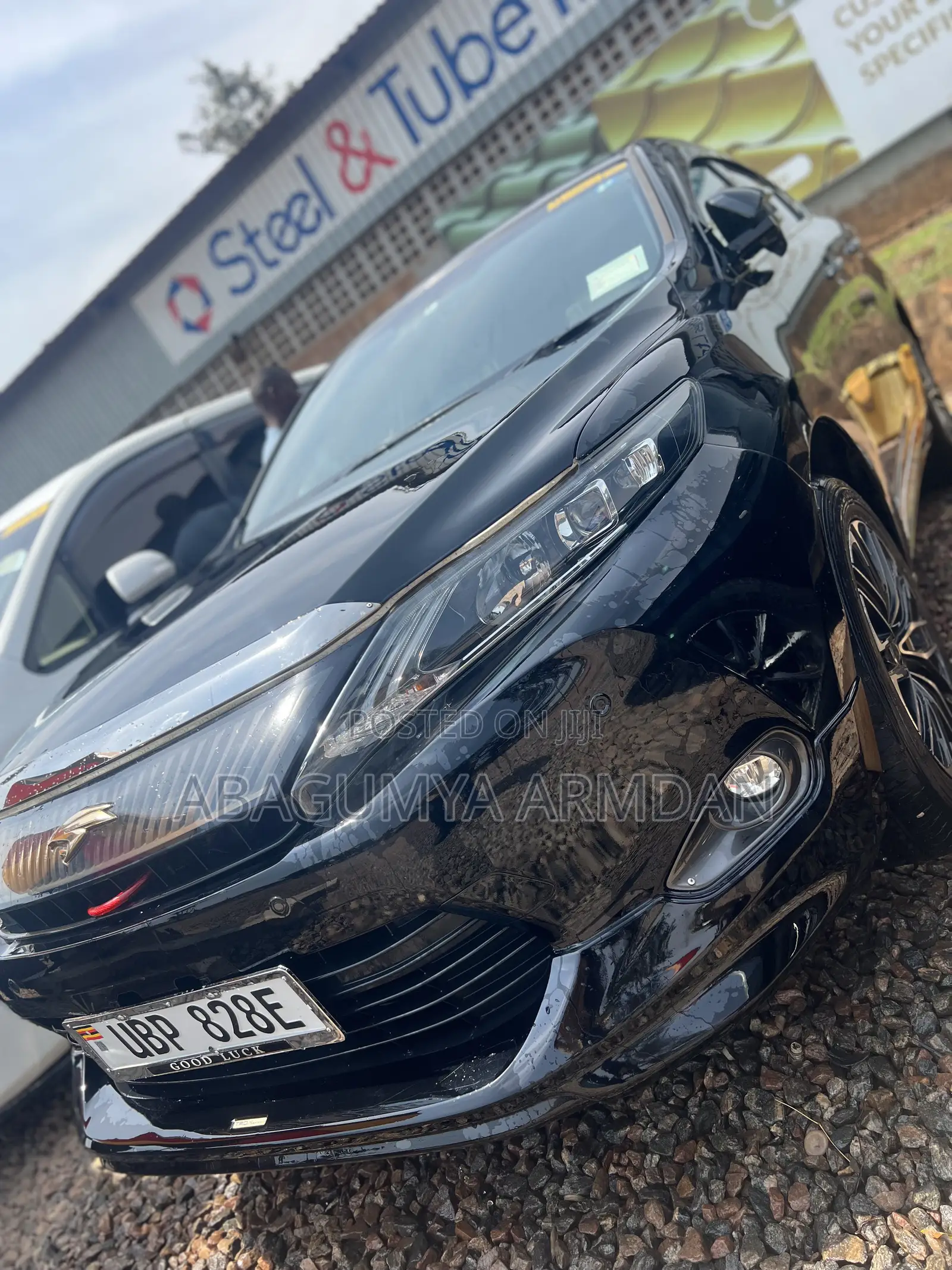 Toyota Harrier 2.0 2015 Black