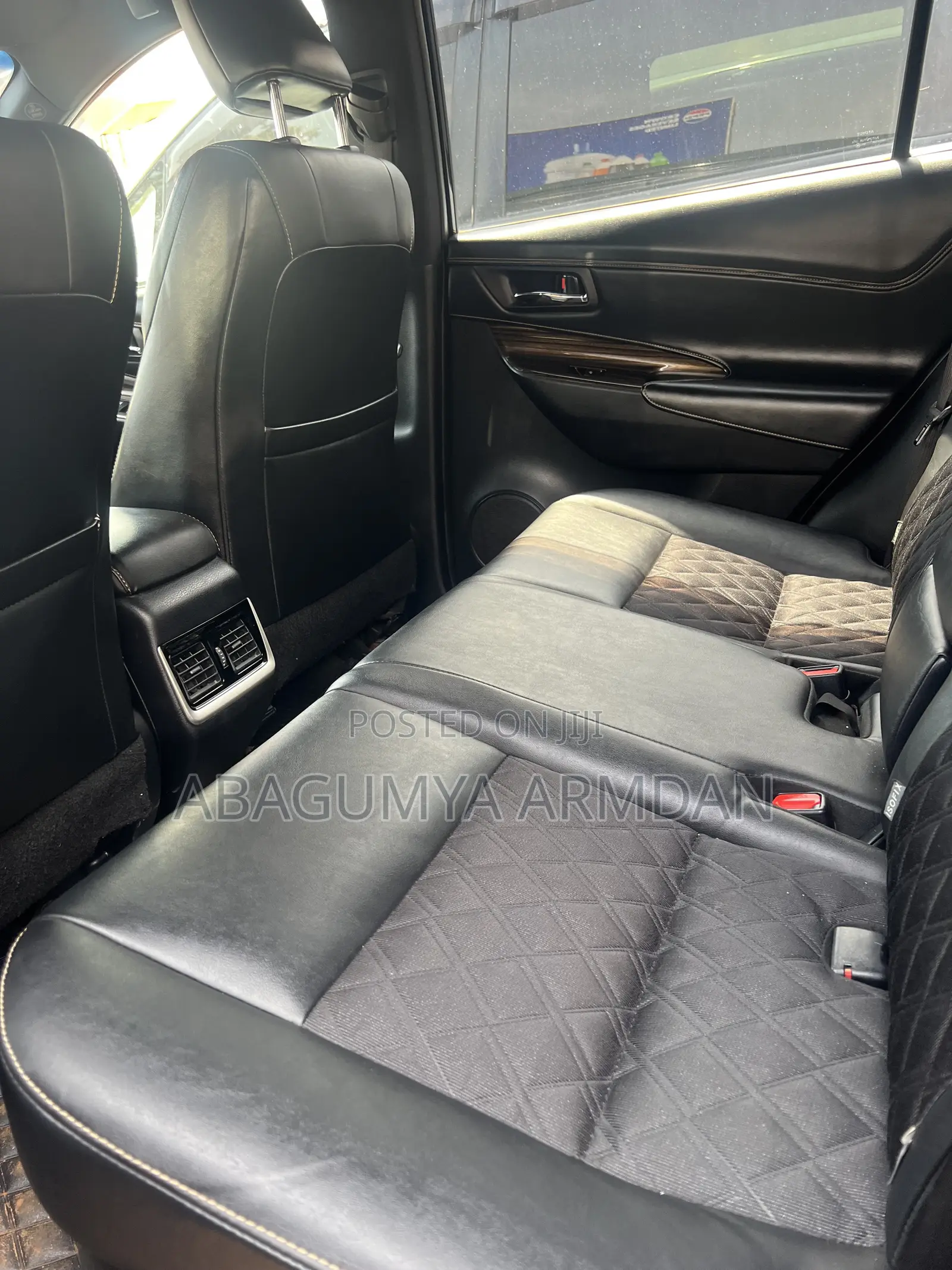 Toyota Harrier 2.0 2015 Black