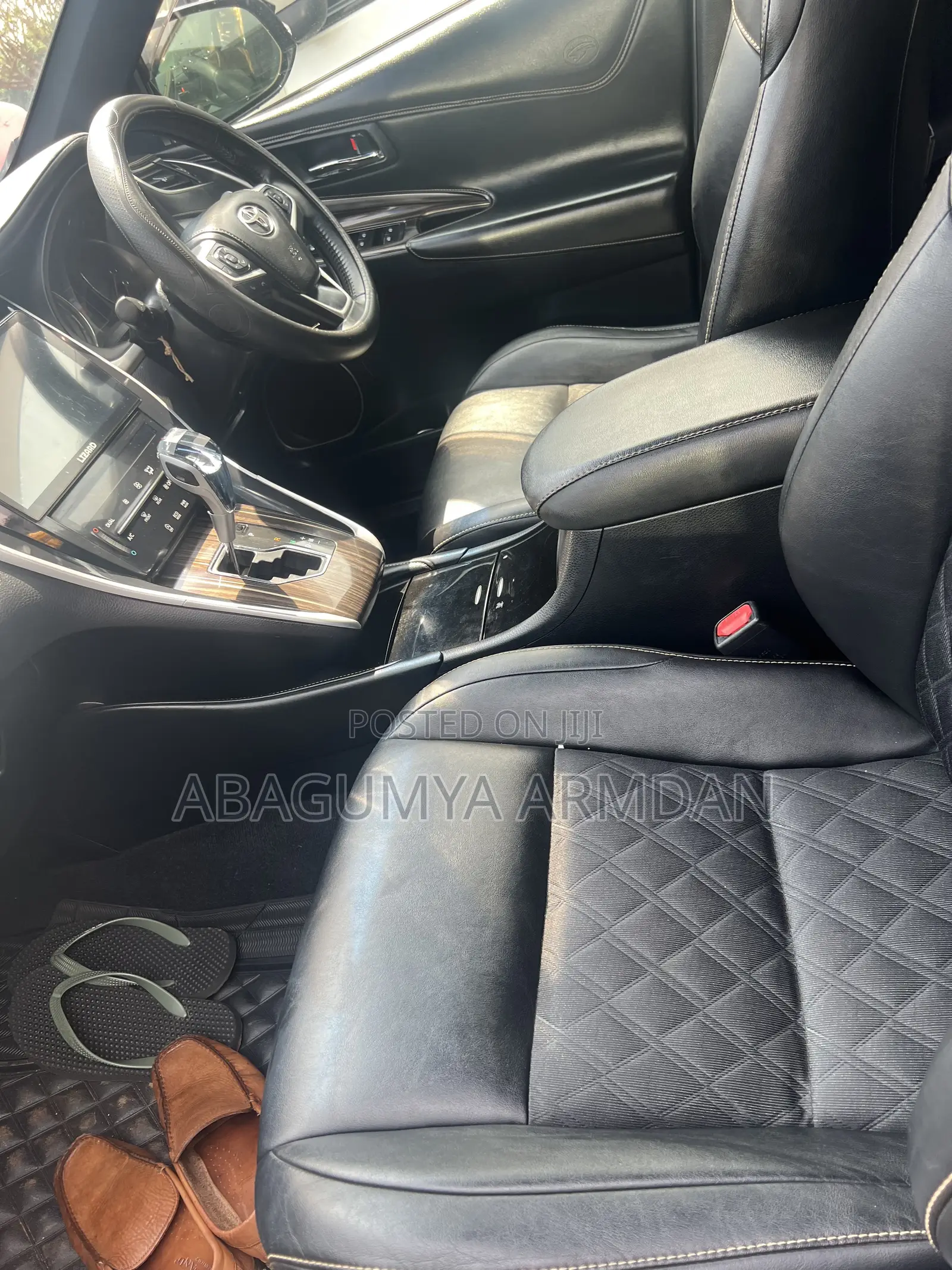 Toyota Harrier 2.0 2015 Black