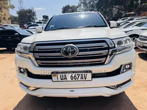 Toyota Land Cruiser 2018 White