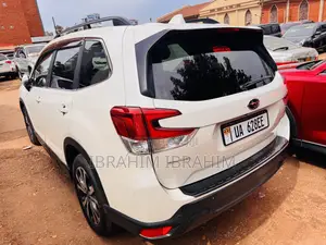 Subaru Forester 2018 White