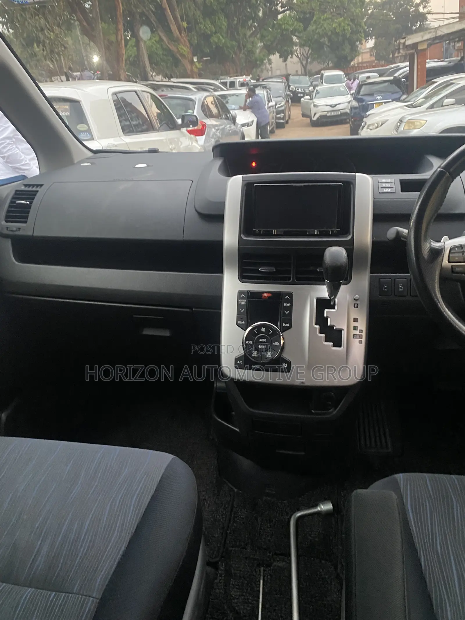Toyota Voxy V 2WD 7-Seater 2013 Black