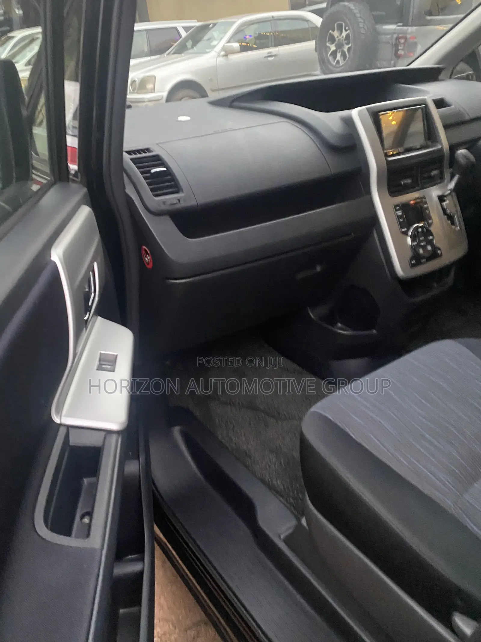 Toyota Voxy V 2WD 7-Seater 2013 Black