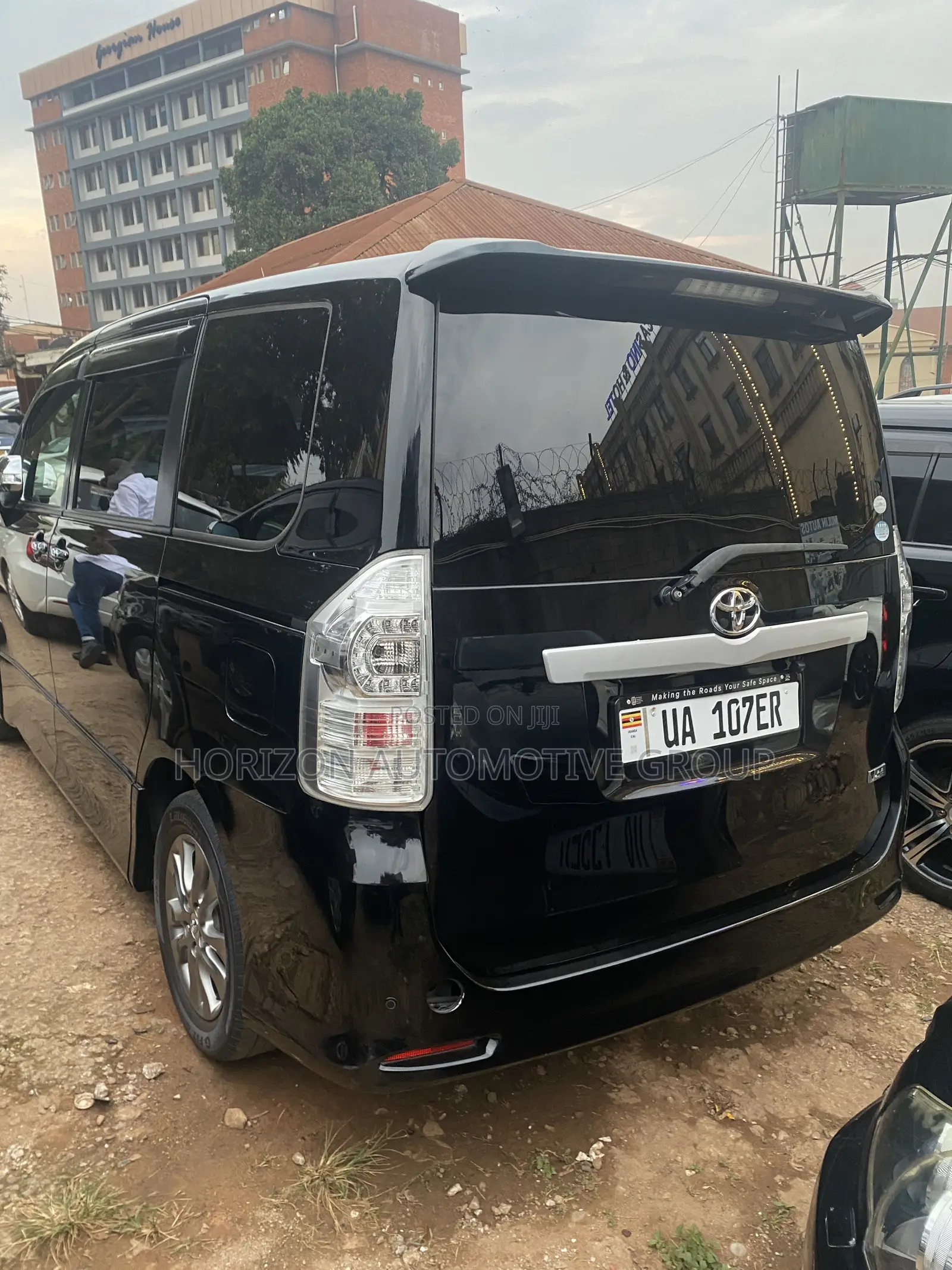 Toyota Voxy V 2WD 7-Seater 2013 Black