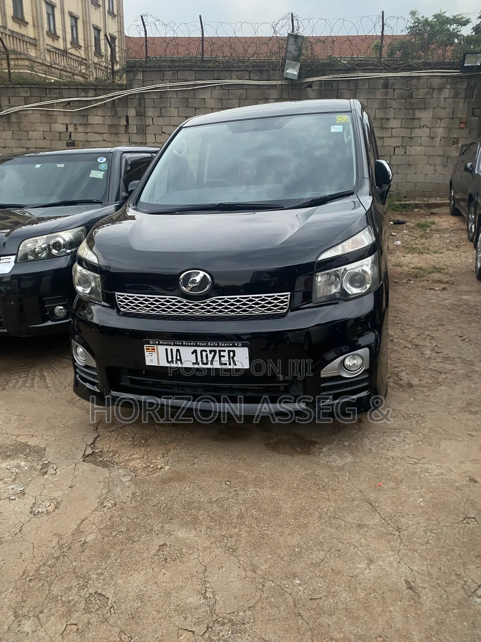Toyota Voxy V 2WD 7-Seater 2013 Black