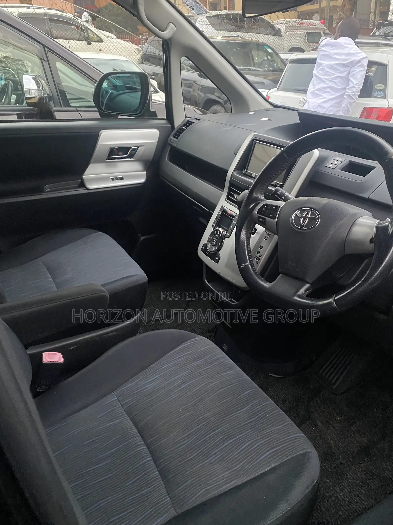 Toyota Voxy V 2WD 7-Seater 2013 Black