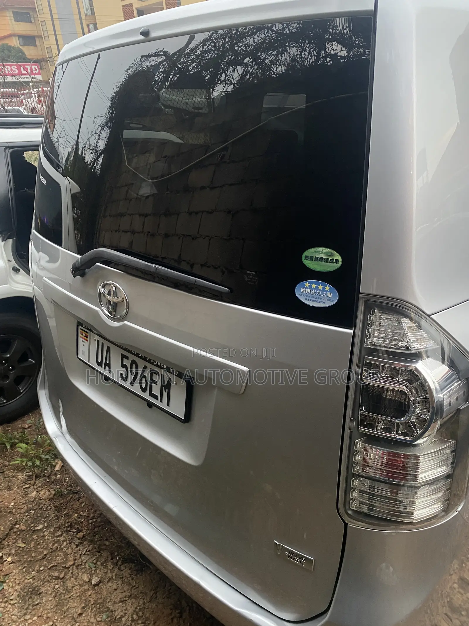 Toyota Voxy V 2WD 8-Seater 2013 Silver