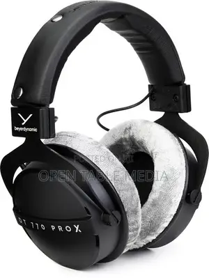 Beyerdynamic Dt 770 Pro 250 Ohm Studio Headphones