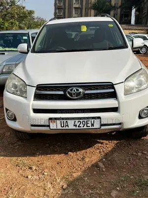 Toyota RAV4 2010 White