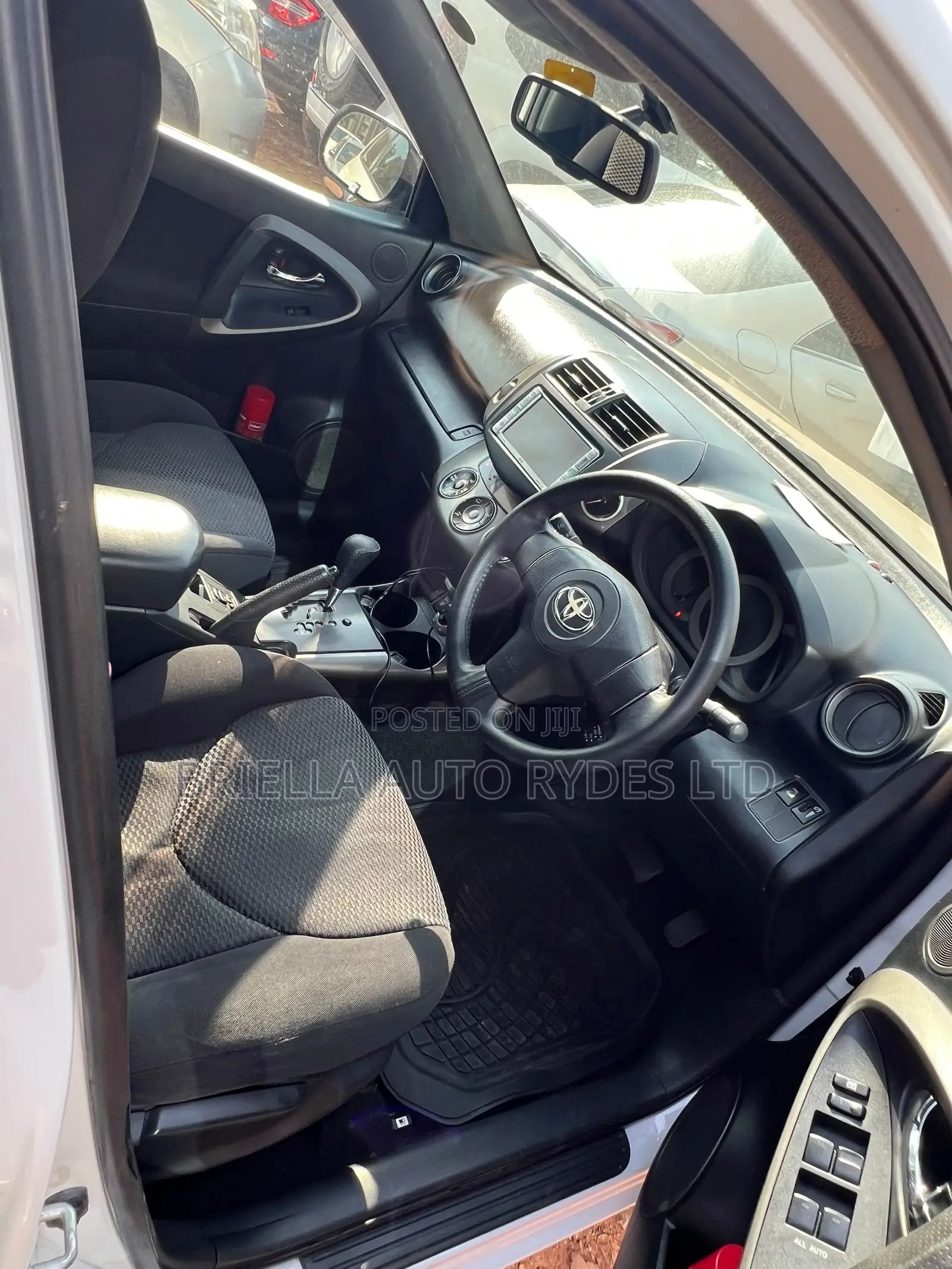 Toyota RAV4 2010 White