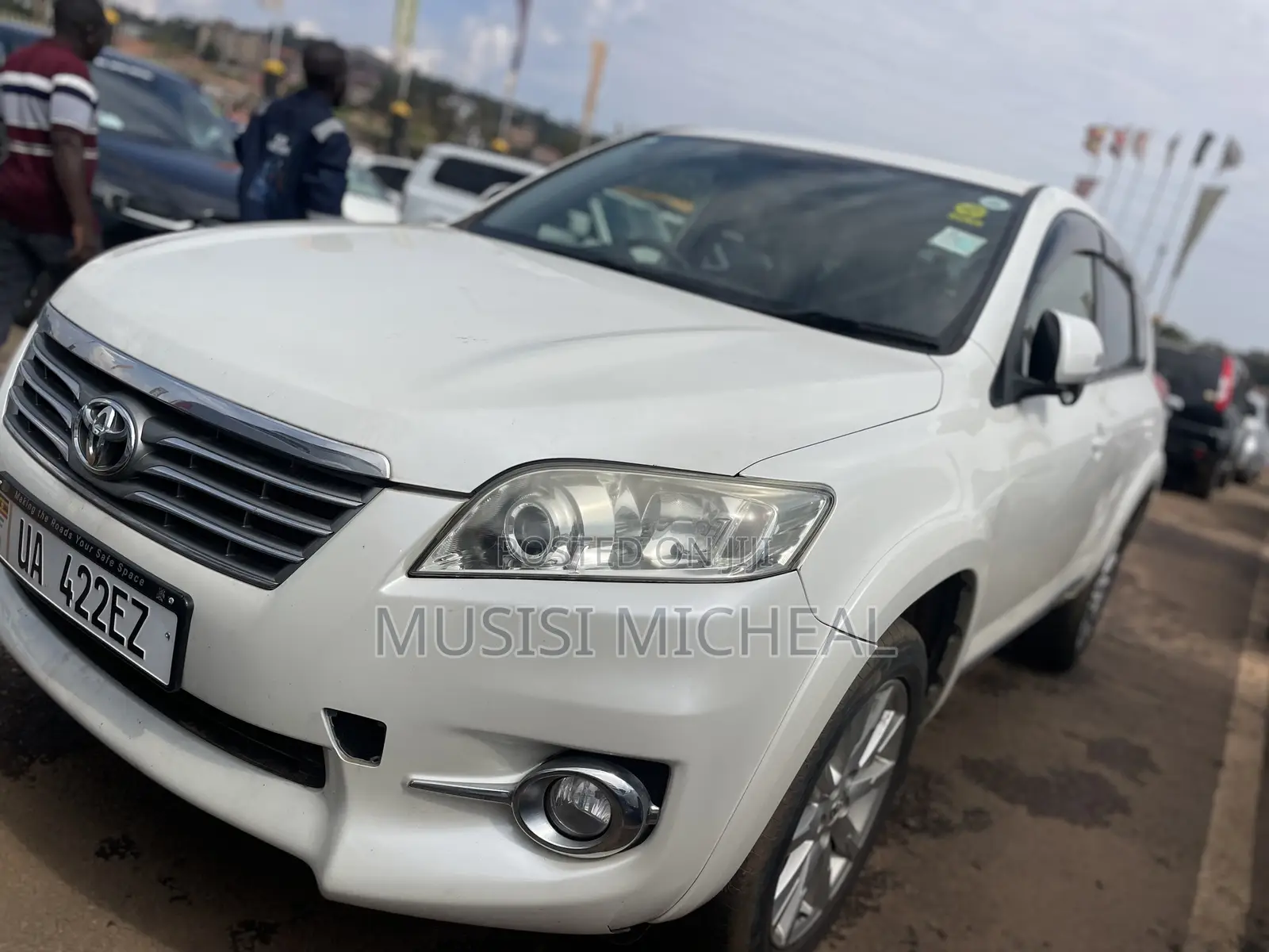 Toyota Vanguard 2011 White