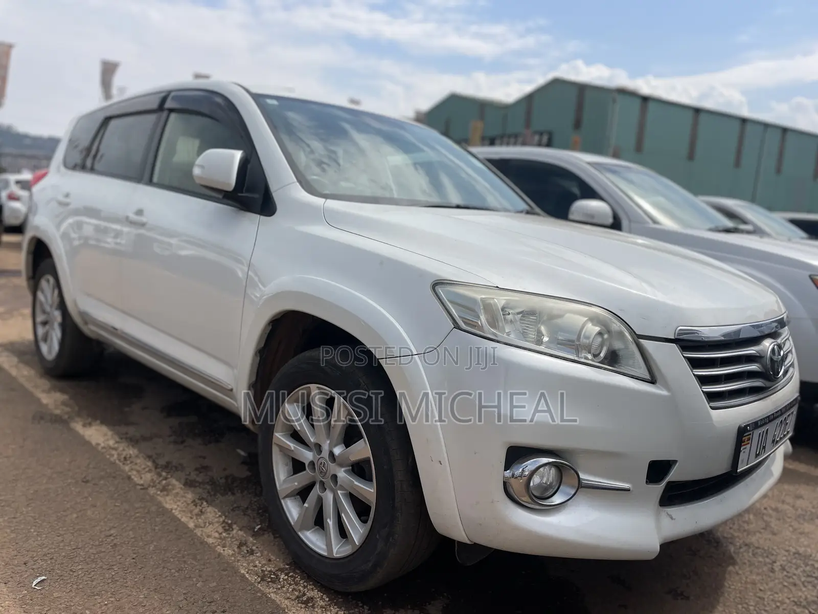 Toyota Vanguard 2011 White