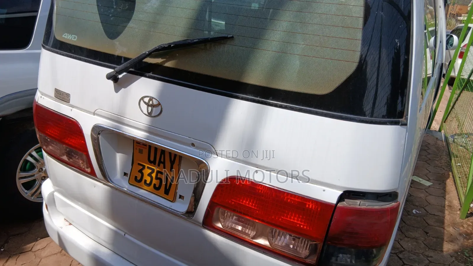 Toyota Regius 1998 White