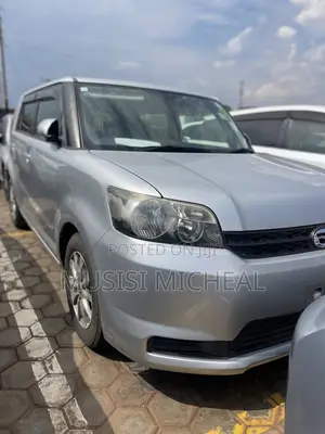 Toyota Corolla Rumion Hatchback 1.5 FWD 2012 Silver