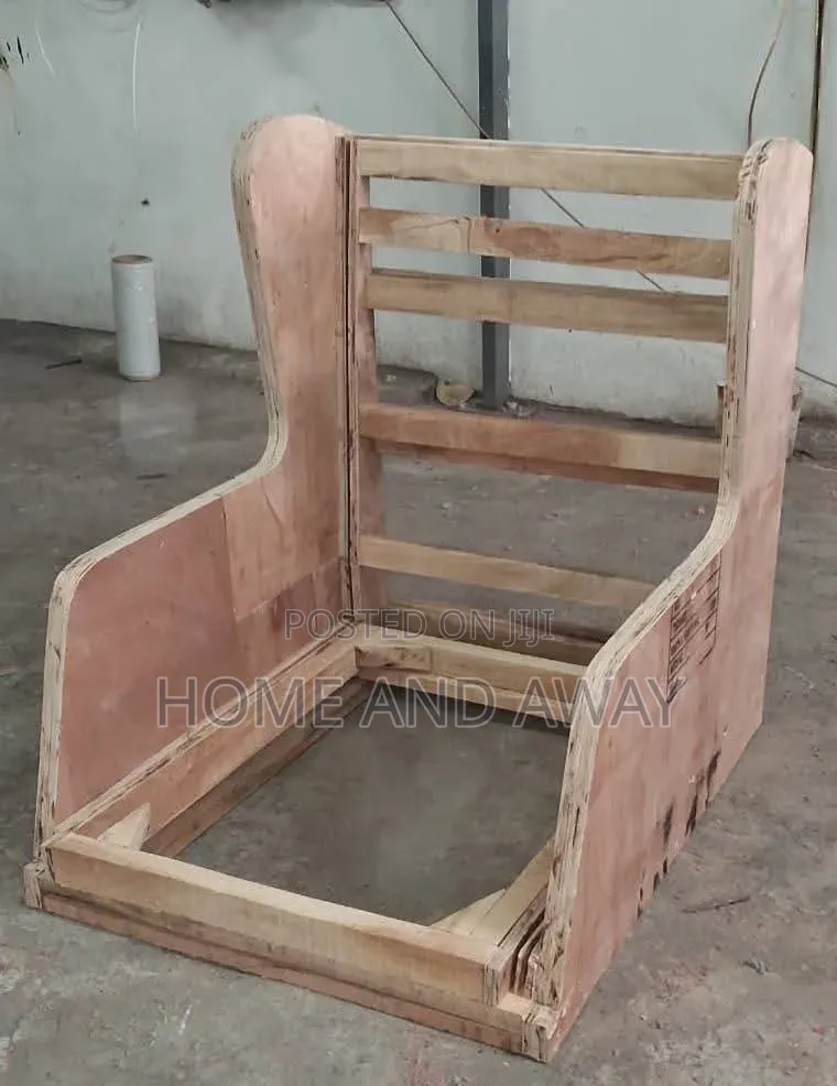 Sofa Chairs/Single Shoulder Sofa Couches in Any Colour From 600,000/-