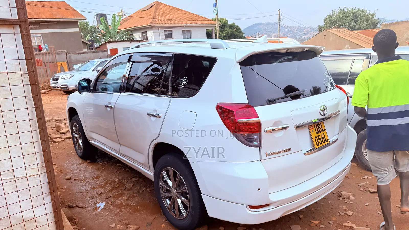 Toyota Vanguard 2010 White