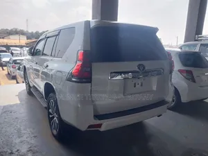 Toyota Land Cruiser Prado 2.7 2017 White