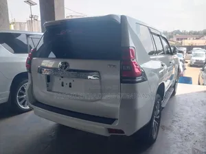 Toyota Land Cruiser Prado 2.7 2017 White