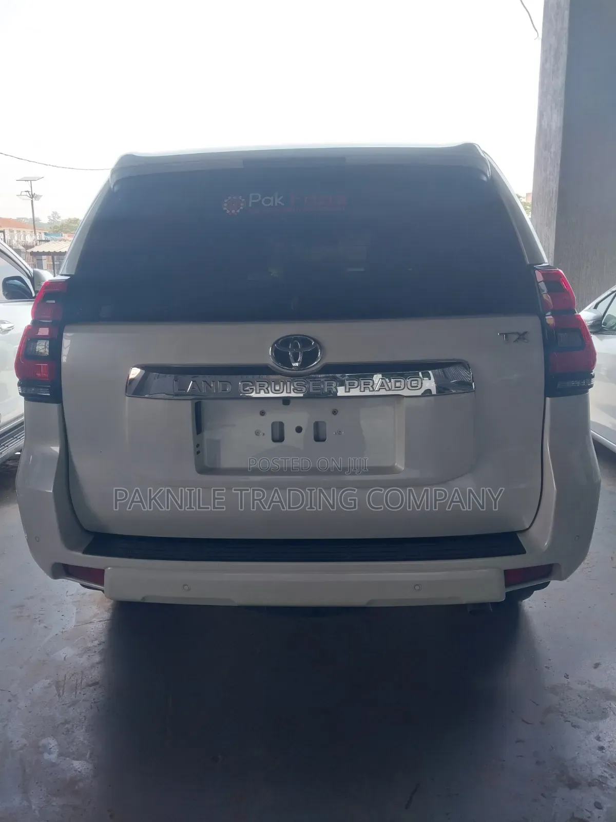 Toyota Land Cruiser Prado 2.7 2017 White
