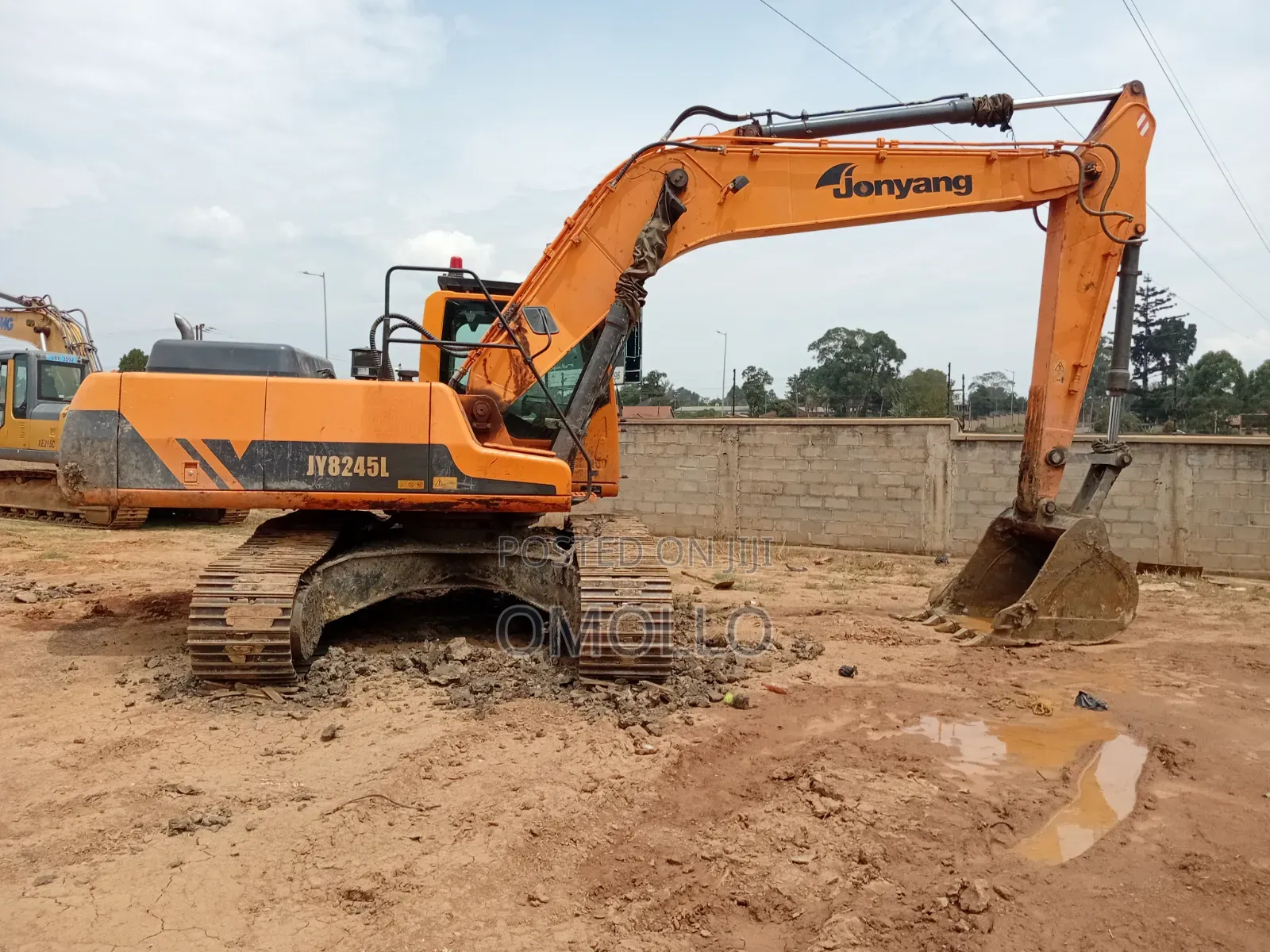 EXCAVATOR for Hire With a Hummer