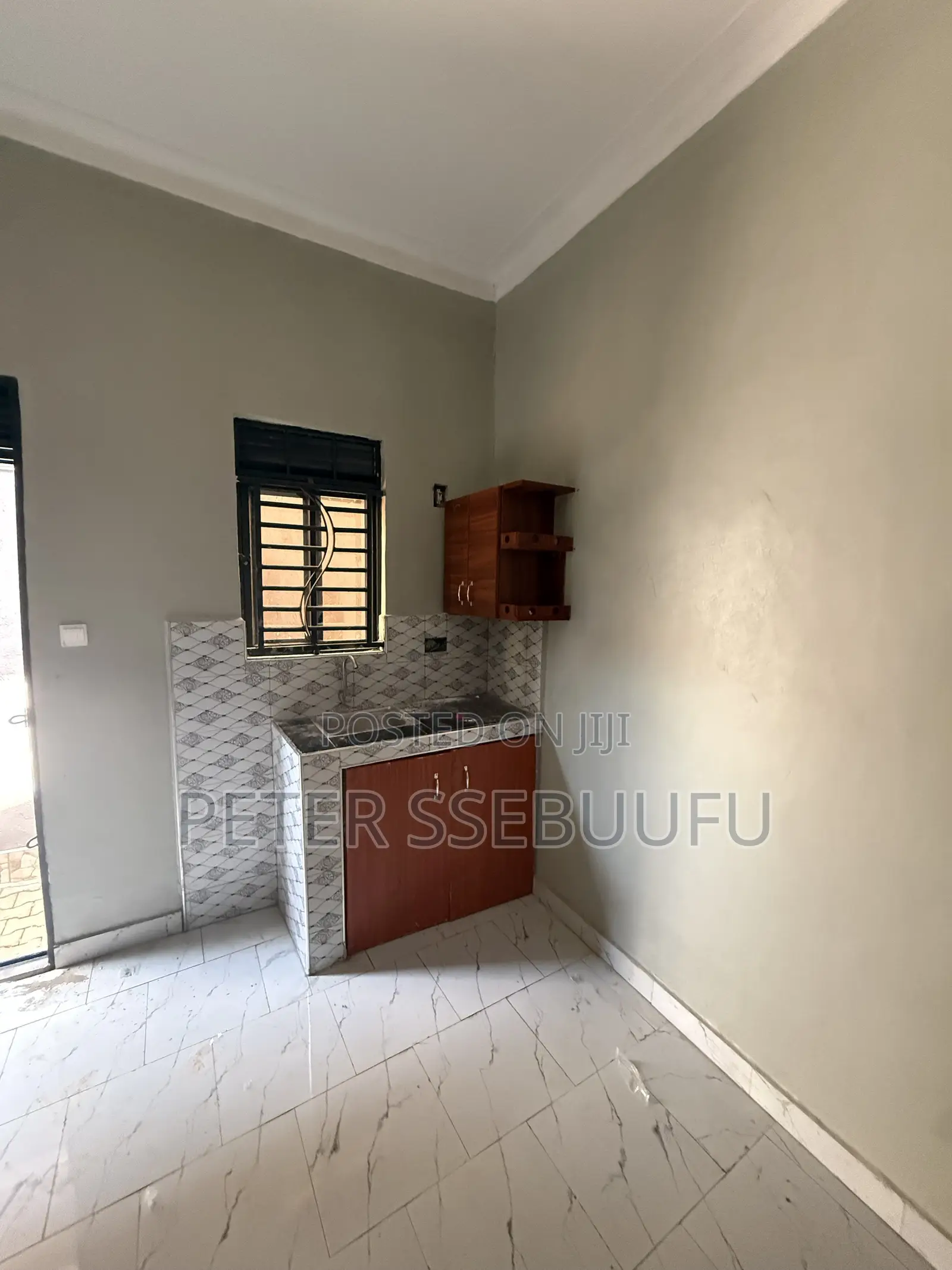 4bdrm Apartment in King Jesus, Rubaga for sale