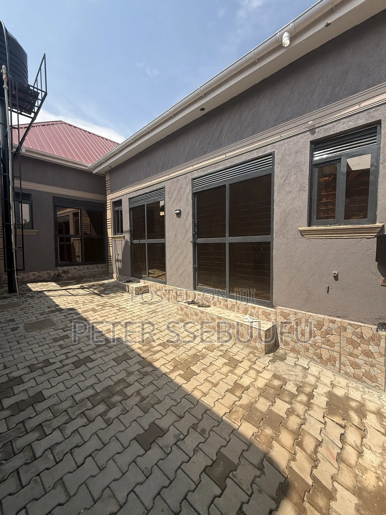4bdrm Apartment in King Jesus, Rubaga for sale