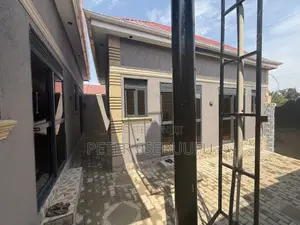 4bdrm Apartment in King Jesus, Rubaga for sale