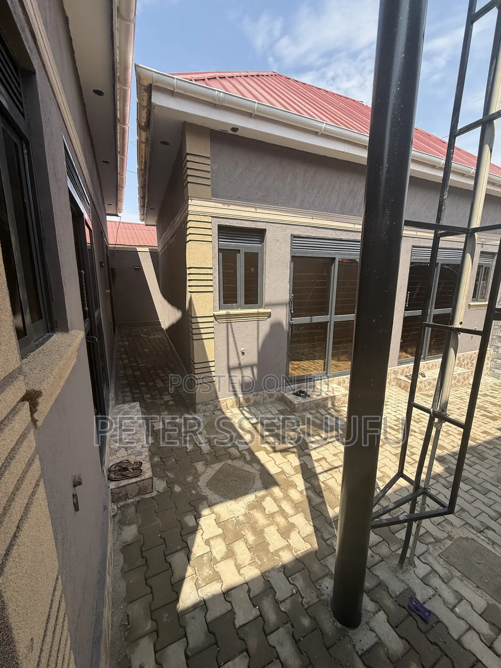 4bdrm Apartment in King Jesus, Rubaga for sale