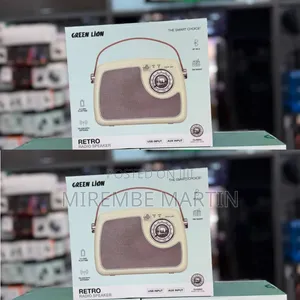 Green Lion Retro Radio Speaker Featuring a Classic Analog