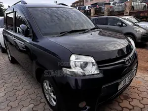 Toyota Sienta 2011 Black