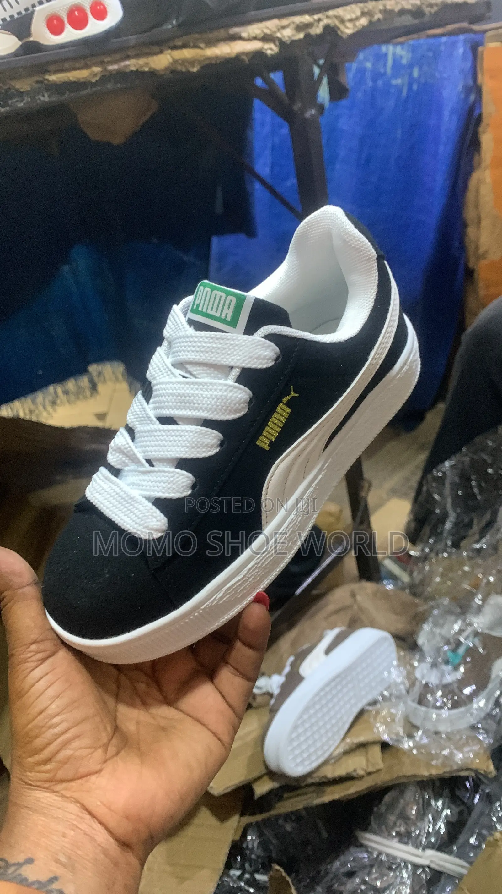 Momo Shoe World