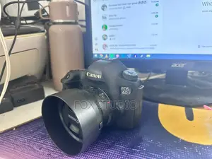 Canon 6D With 50mm 32gb Card 520ii Speedlite, Charger, Bag