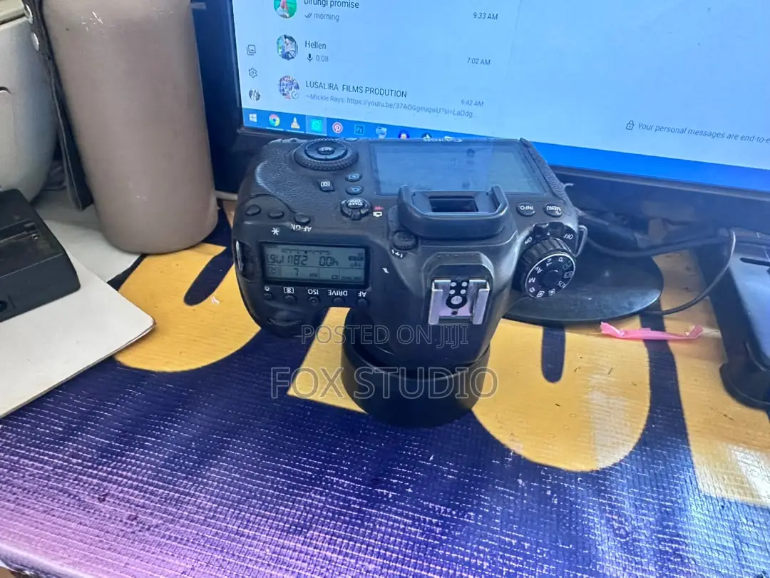 Canon 6D With 50mm 32gb Card 520ii Speedlite, Charger, Bag