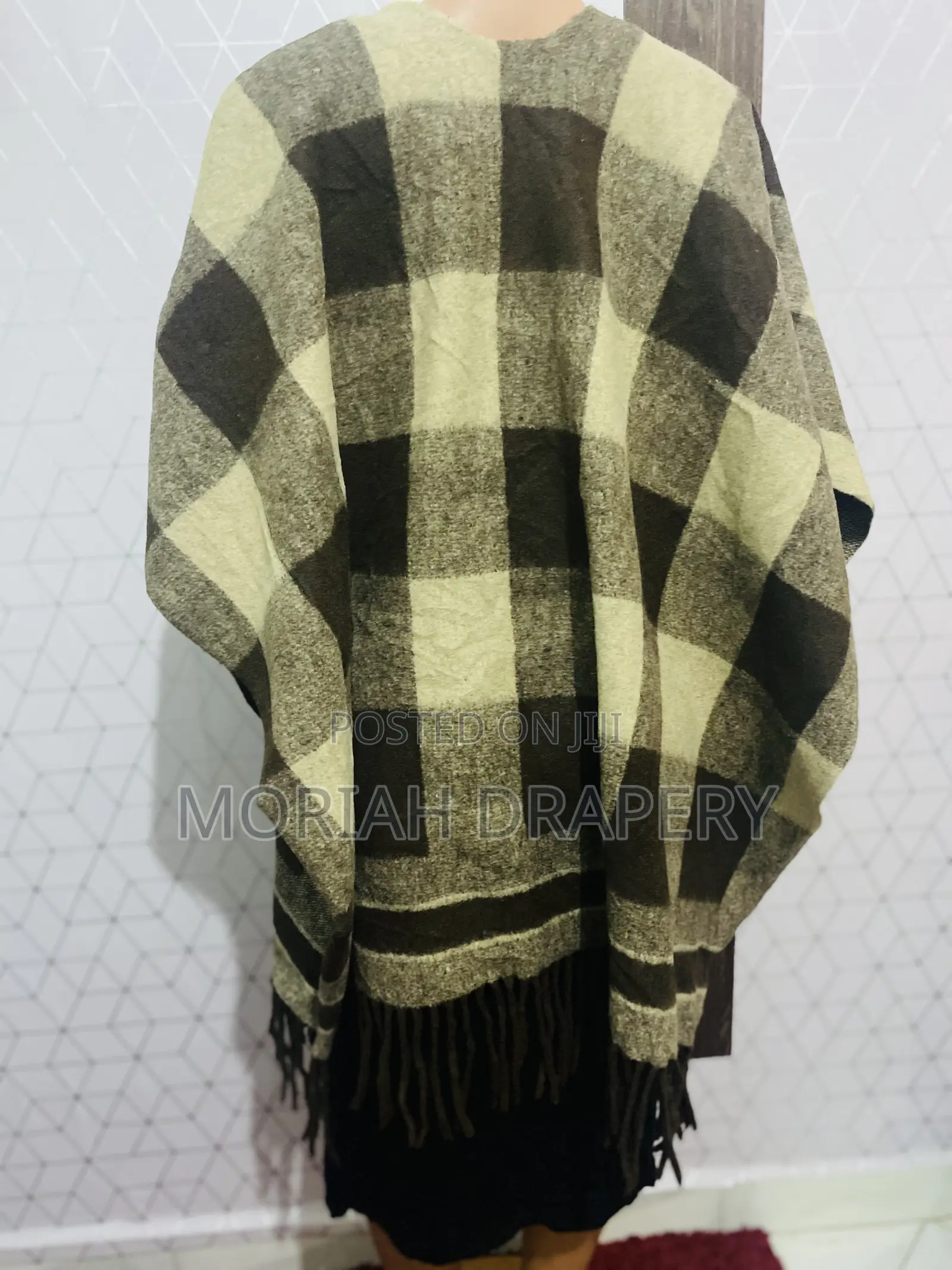 Stylish Women's Knitted Ponchos / Capes - Warm and Elegant - Free Size